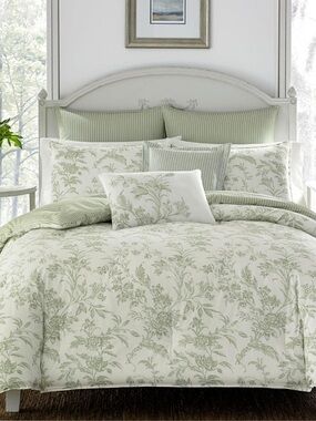 Laura Ashley king comforter set